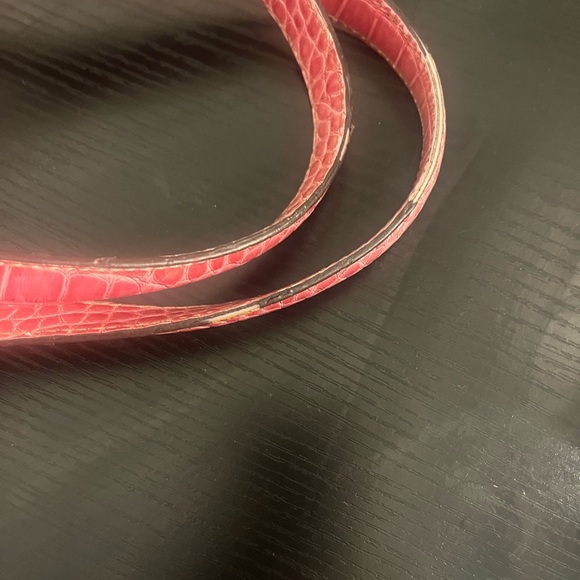 Elegant Pink Liz Claiborne Crocodile-Embossed Handbag - Picture 6 of 8